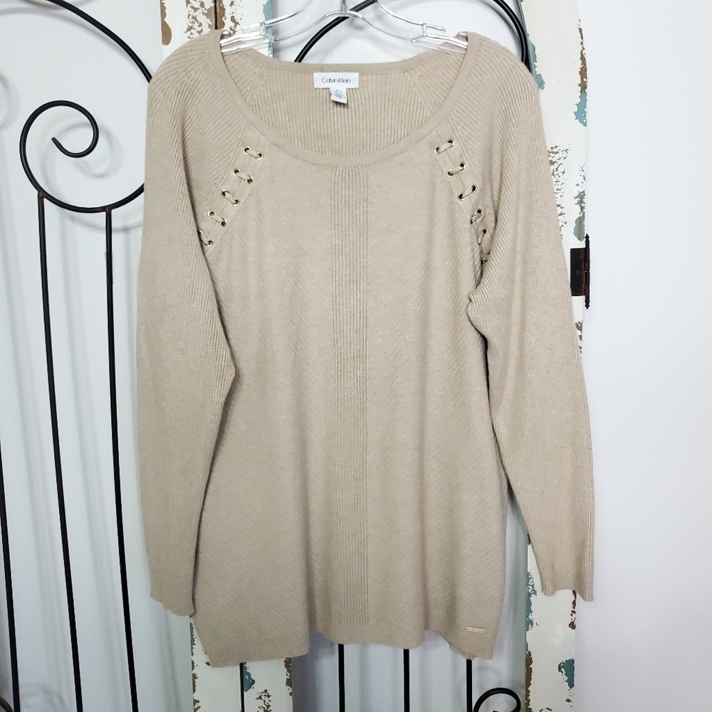 Calvin Klein long sleeved knit top XL